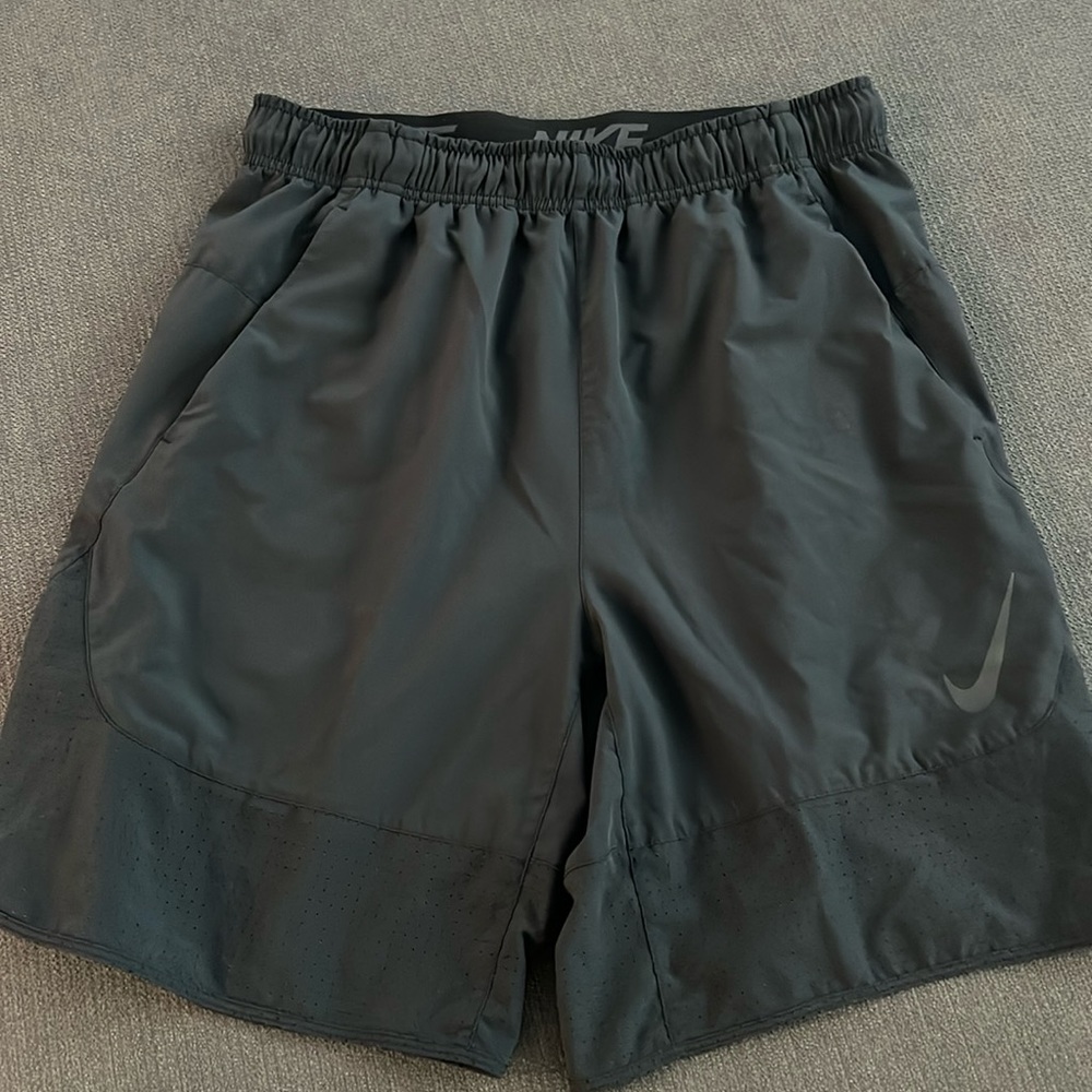 Nike Pro Shorts Size Medium Black